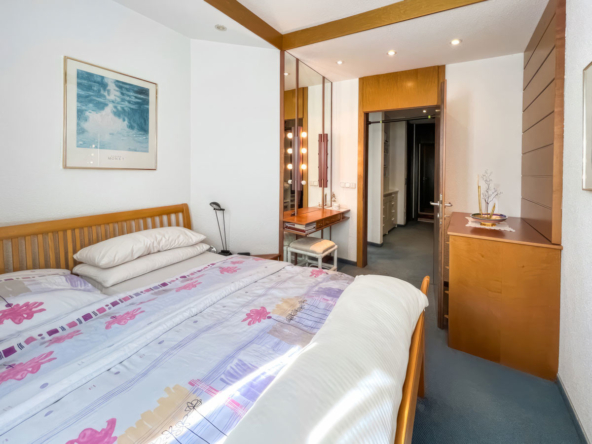 Schlafzimmer • EG-RSI-24-2761