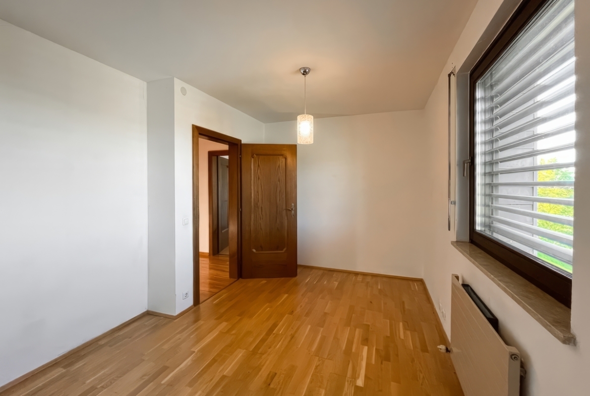 Zimmer • DG-RSI-24-2982
