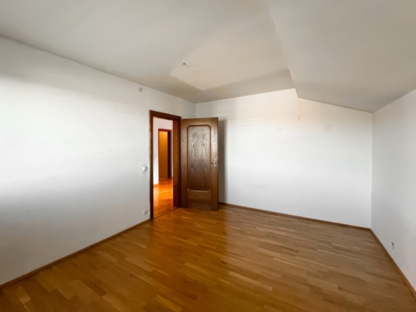 Zimmer • DG-RSI-24-2982